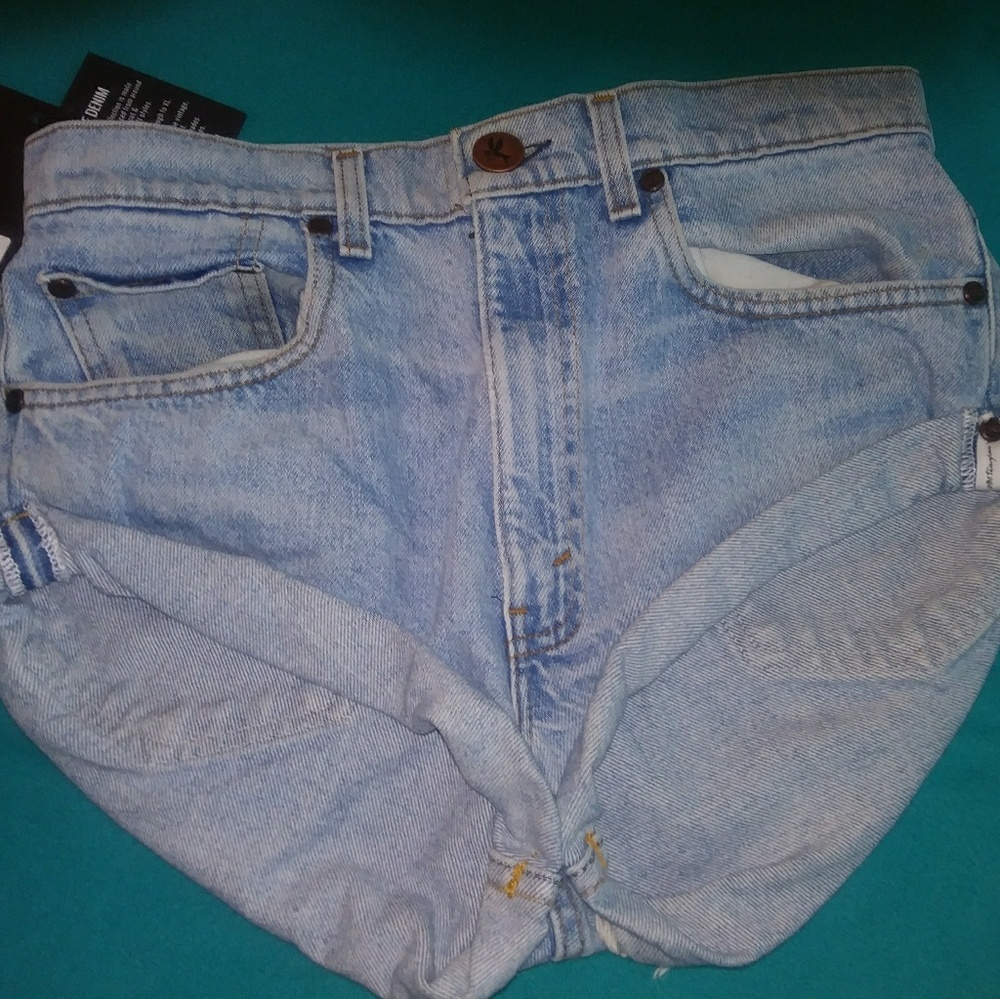 One teaspoon shorts